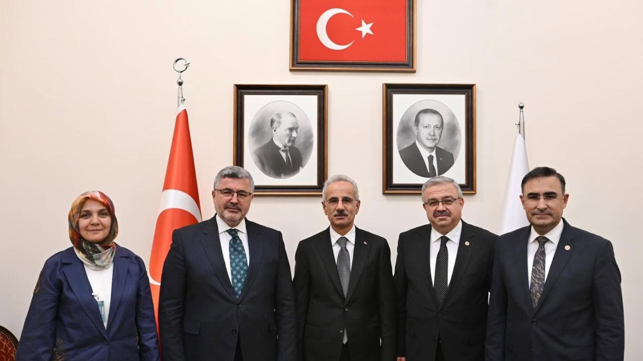 Afyonkarahisar İçin YHT ve Yeni Ulaşım Projeleri İçin Düğmeye Basıldı!
