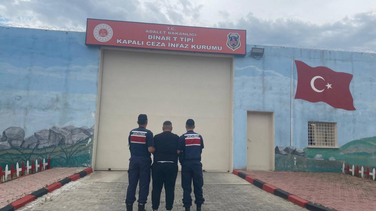 Afyonkarahisar Jandarmasından Asayiş Uygulaması: 48 Şahıs Yakalandı, 12 Tutuklama