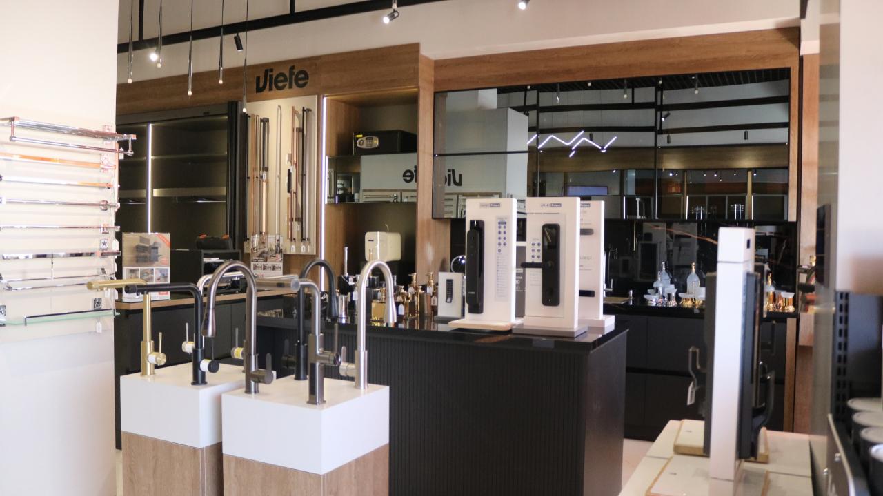 Afyonkarahisar'da Akıllı Ev Sistemleri ve Dekorasyonun Yeni Adresi A4 Yapı Market Açıldı