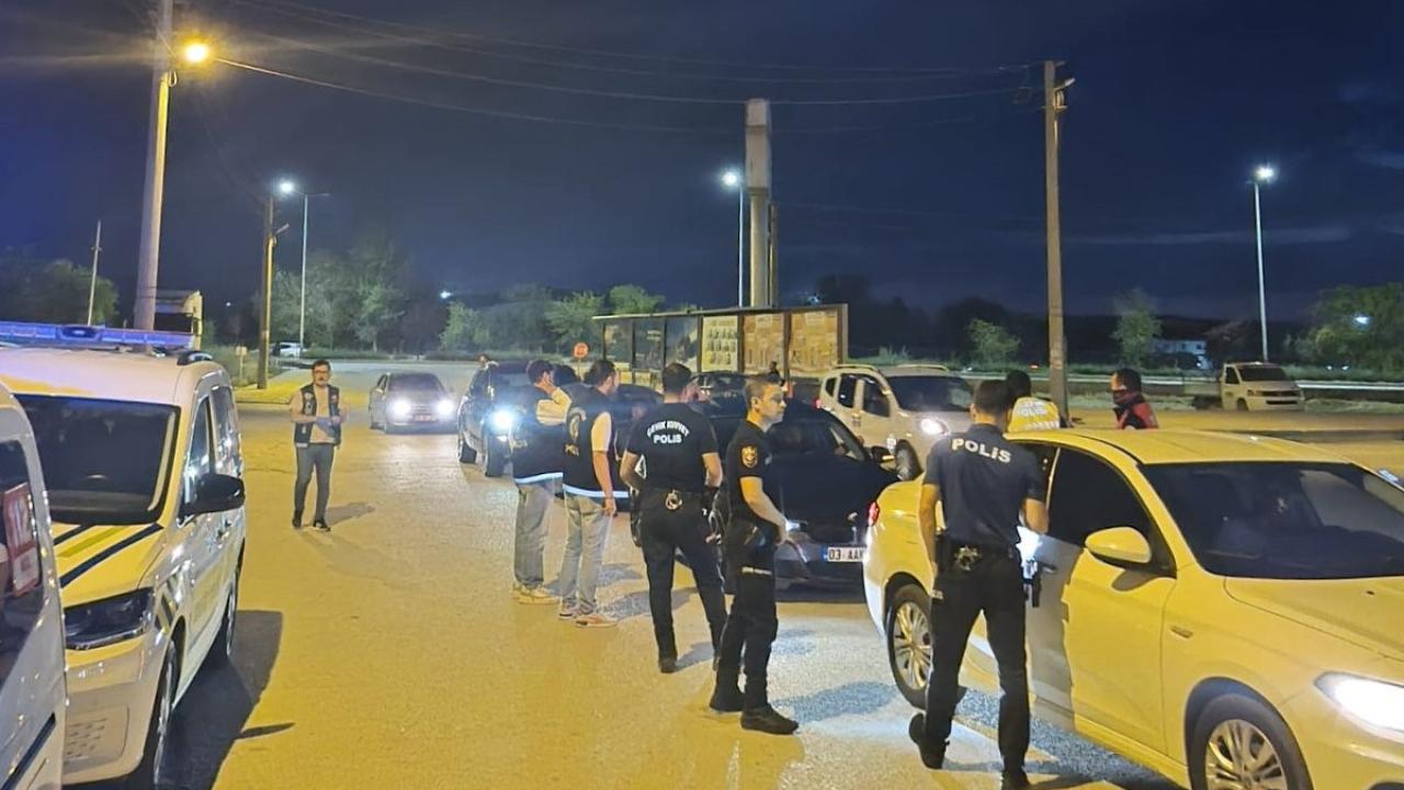 Afyonkarahisar’da Asayiş Ve Trafik Denetimi: 40 Ekip Sahadaydı, 119 Bin TL Ceza Kesildi