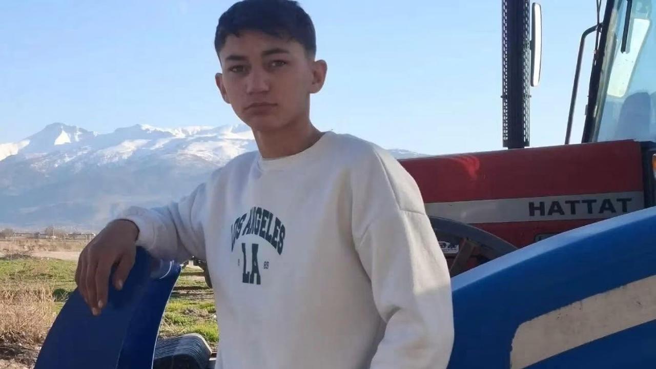 Afyonkarahisar’da Feci Kaza: 15 Yaşındaki Çocuk Hayatını Kaybetti