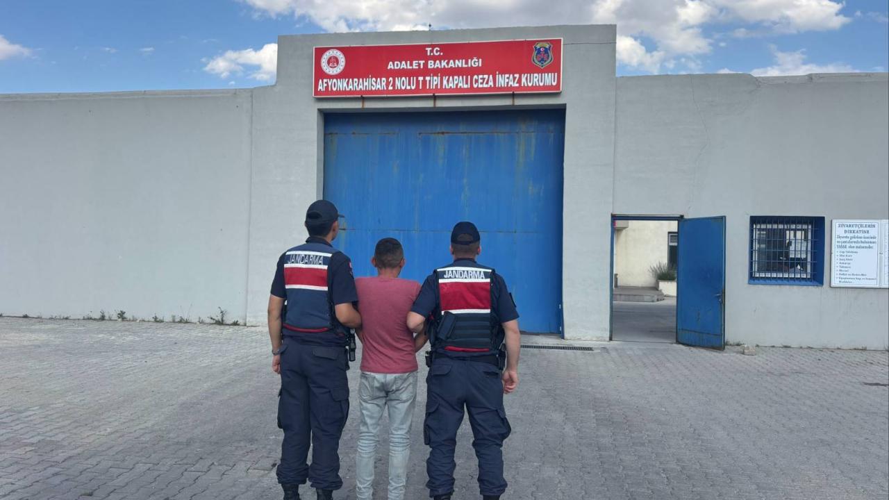 Afyonkarahisar’da Jandarma’dan 1 Haftada 35 Gözaltı: 10 Kişi Tutuklandı