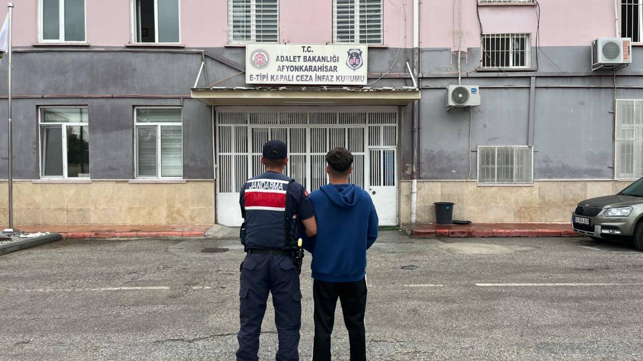Afyonkarahisar’da Jandarmadan Bir Haftada 40 Gözaltı: 10 Kişi Tutuklandı