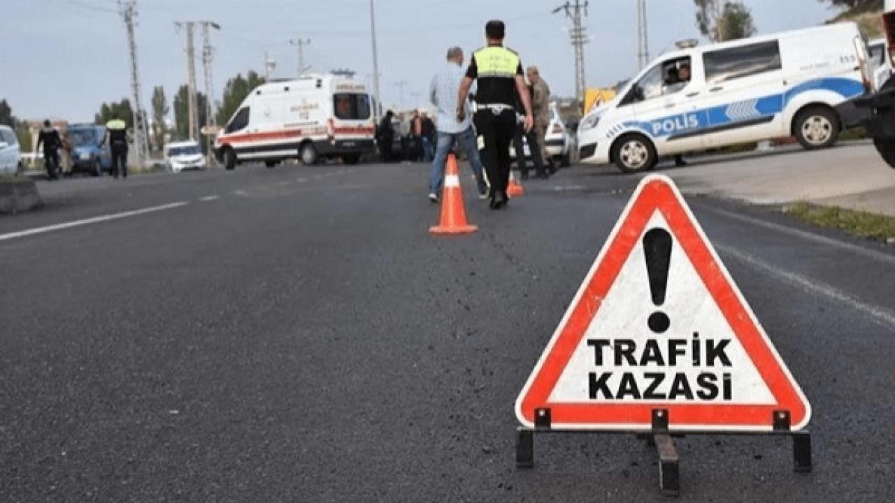 Afyonkarahisar’da Kamyonet Motosiklete Çarptı: 2 Çocuk Yaralandı