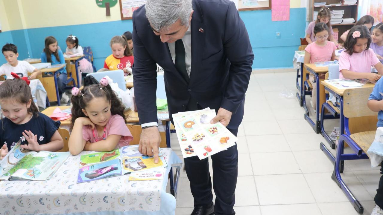 Afyonkarahisar’da Öğrencilere Karne Öncesi Anlamlı Hediyeler: Yaz Tatili İçin Eğitici Destek