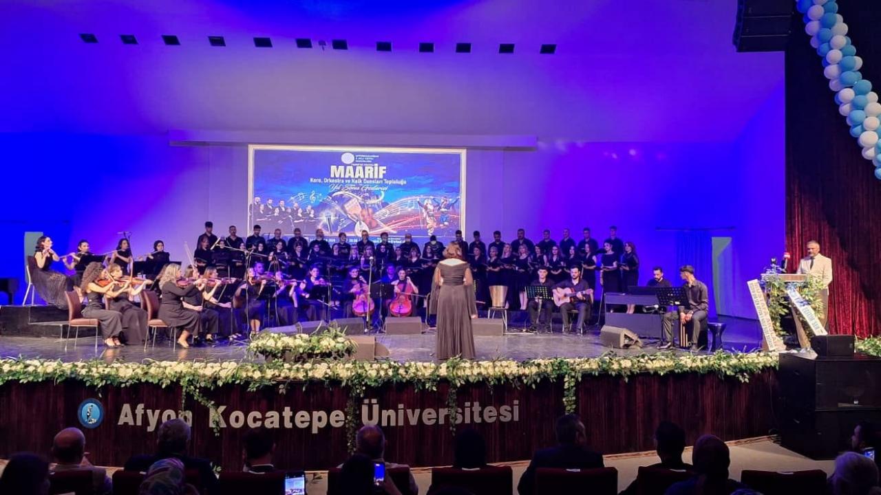 Afyonkarahisar’da Sanat Gecesi: Maarif Topluluğu Yıl Sonu Gösterisi Büyük Beğeni Topladı