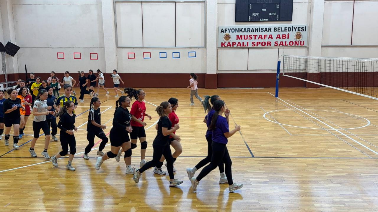 Afyonkarahisar’da Voleybolda Geleceğin Yıldızları İçin Seçmeler Başladı