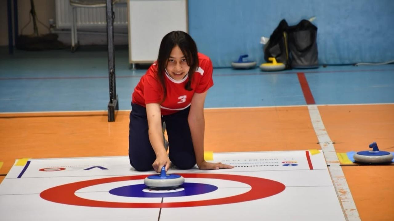 Afyonkarahisar’da Yıl Sonu Floor Curling Heyecanı Tamamlandı