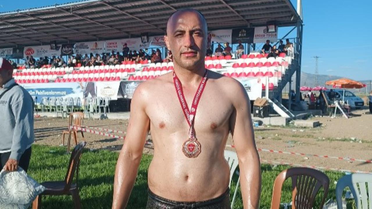 Afyonkarahisarlı Güreşçilerden Karaadilli Güreşlerinde Derece