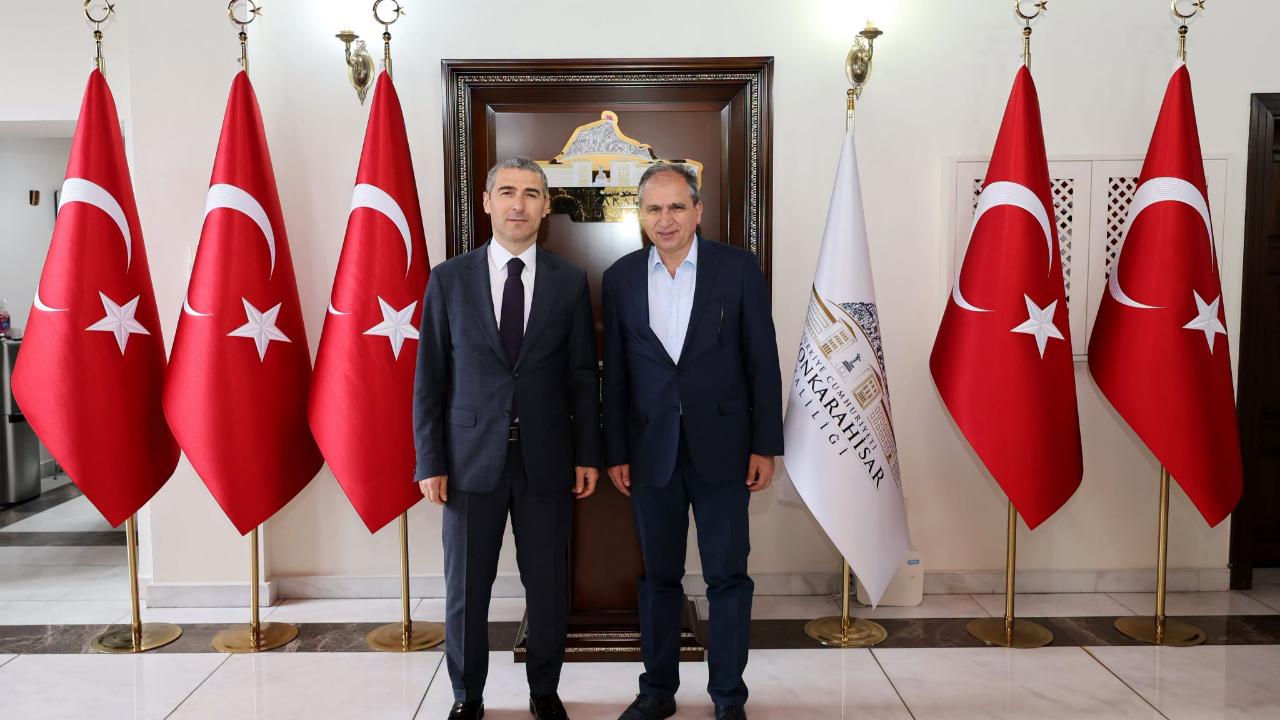 AK Parti Uşak Milletvekili Güneş’ten, Vali Aktaş’a Ziyaret