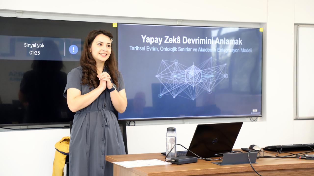 AKÜ’DE Uygulamalı Yapay Zeka ve Etkili Prompt Eğitimi Verildi