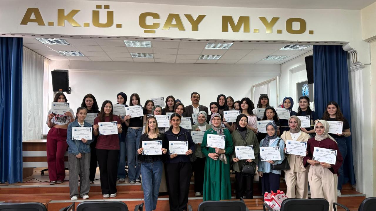AKÜSEM’de Kişisel ve Mesleki Gelişim Eğitimleri Hız Kesmeden Devam Ediyor