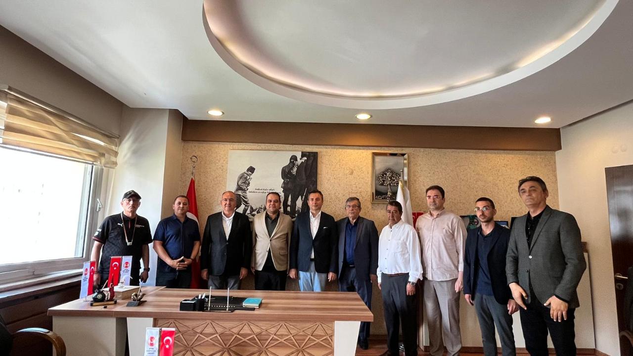 ALZ Grup CEO’su Cihat Alagöz, Afyon Gazeteciler Cemiyeti’ni Ziyaret Etti