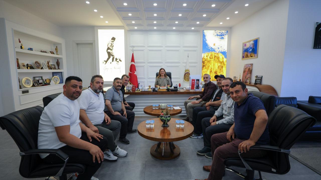 Başkan Köksal, Sebze Ve Meyveciler Esnaf Odası İle Bir Araya Geldi