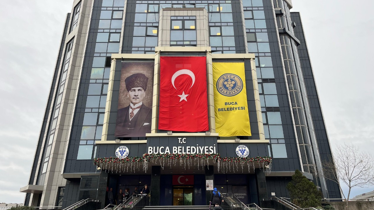 Buca Belediyesi’ne Yolsuzluk Operasyonu: Başkan Görkem Duman Gözaltında