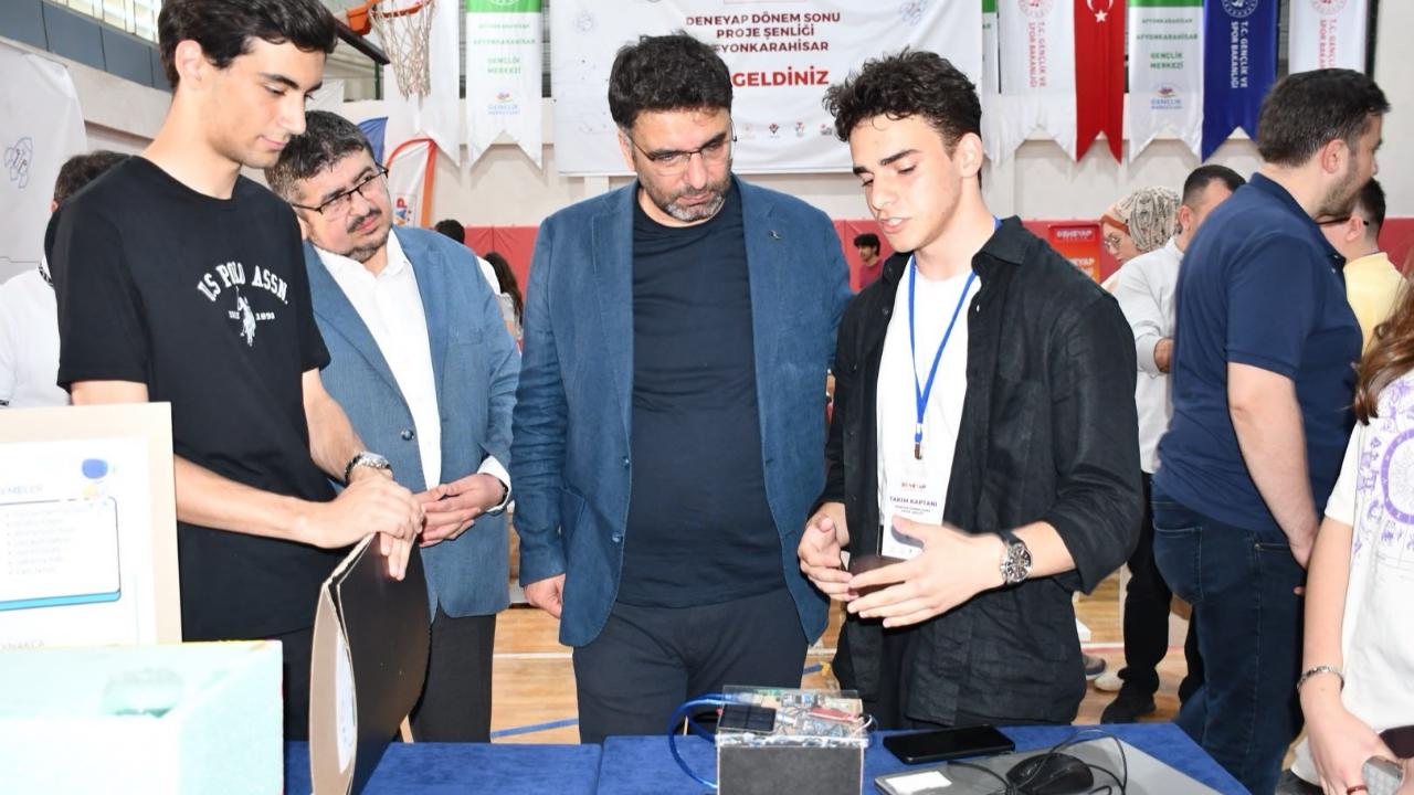 Deneyap Teknoloji Atölyeleri Dönem Sonu Proje Şenliği Afyonkarahisar'da Gerçekleştirildi