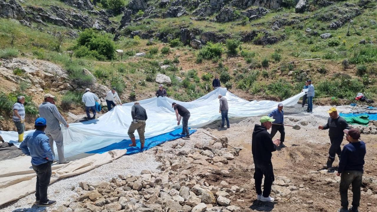 Dinar Kınık Köyü’nde Örnek Dayanışma: İçme Suyu Hattı İmece Usulüyle Yenilendi