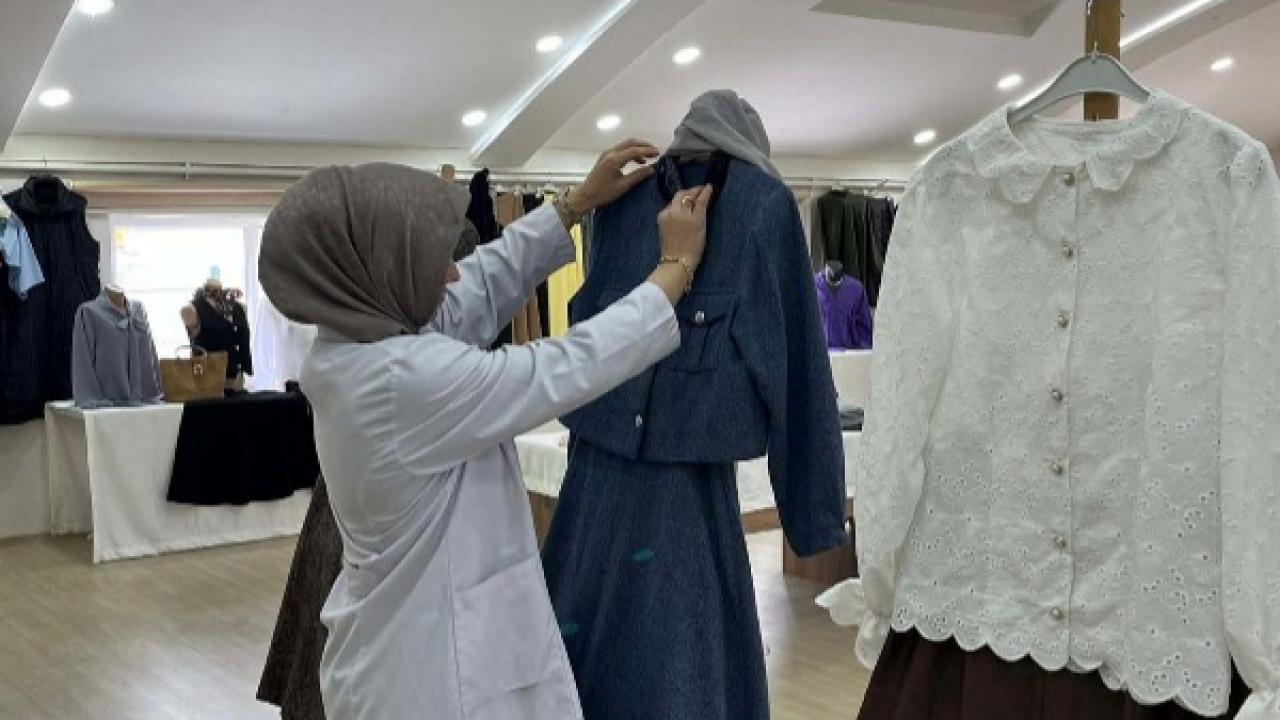 Ensar Vakfı’nın El Emeği Sergisi Görücüye Çıktı