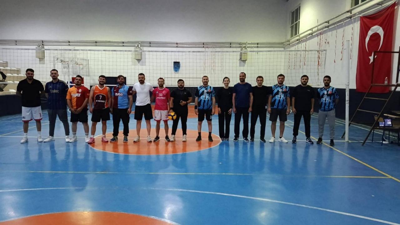 Hocalar’da Voleybol Turnuvasında Final Heyecanı: Şampiyon Belli Oluyor