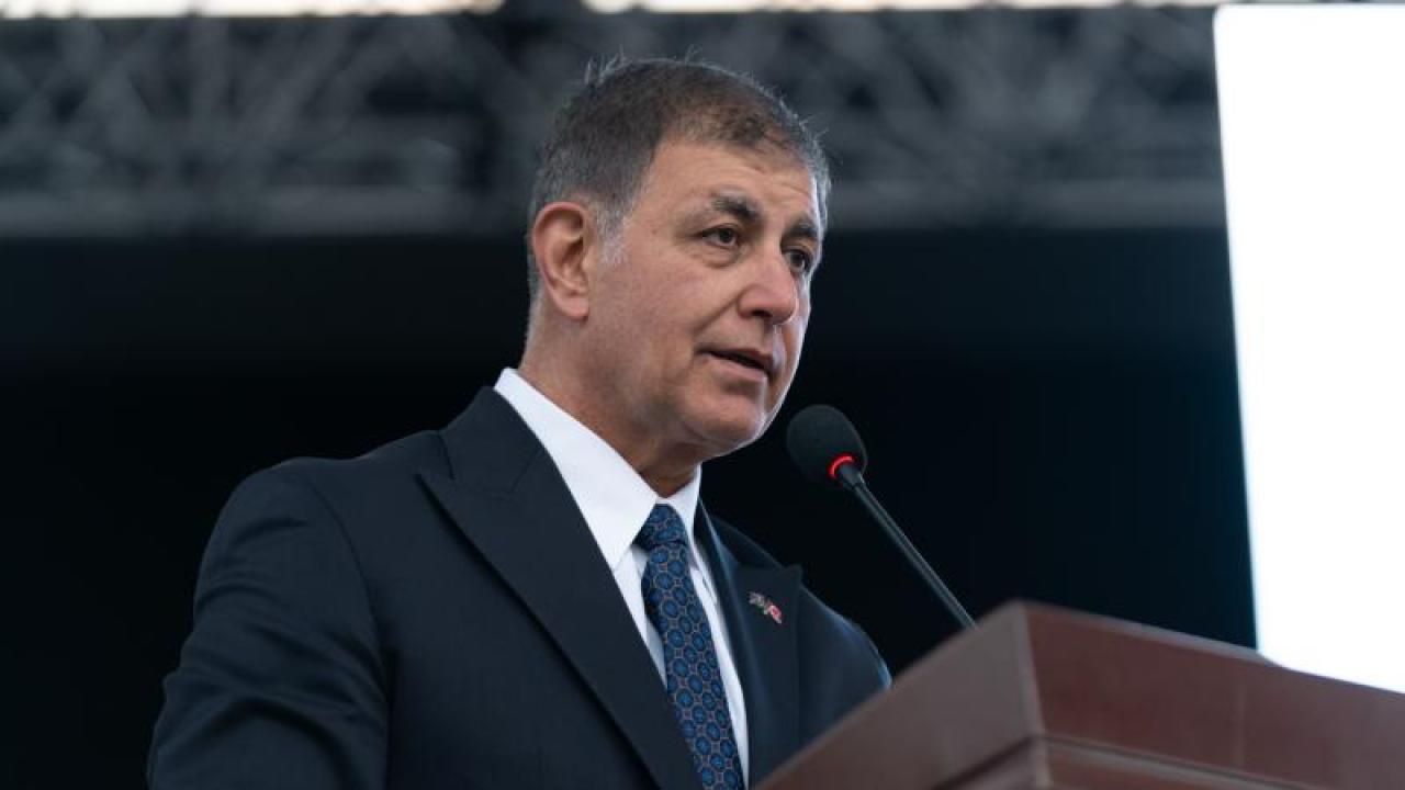 İzmir Büyükşehir Belediye Başkanı Cemil Tugay CHP’den İstifa Etti