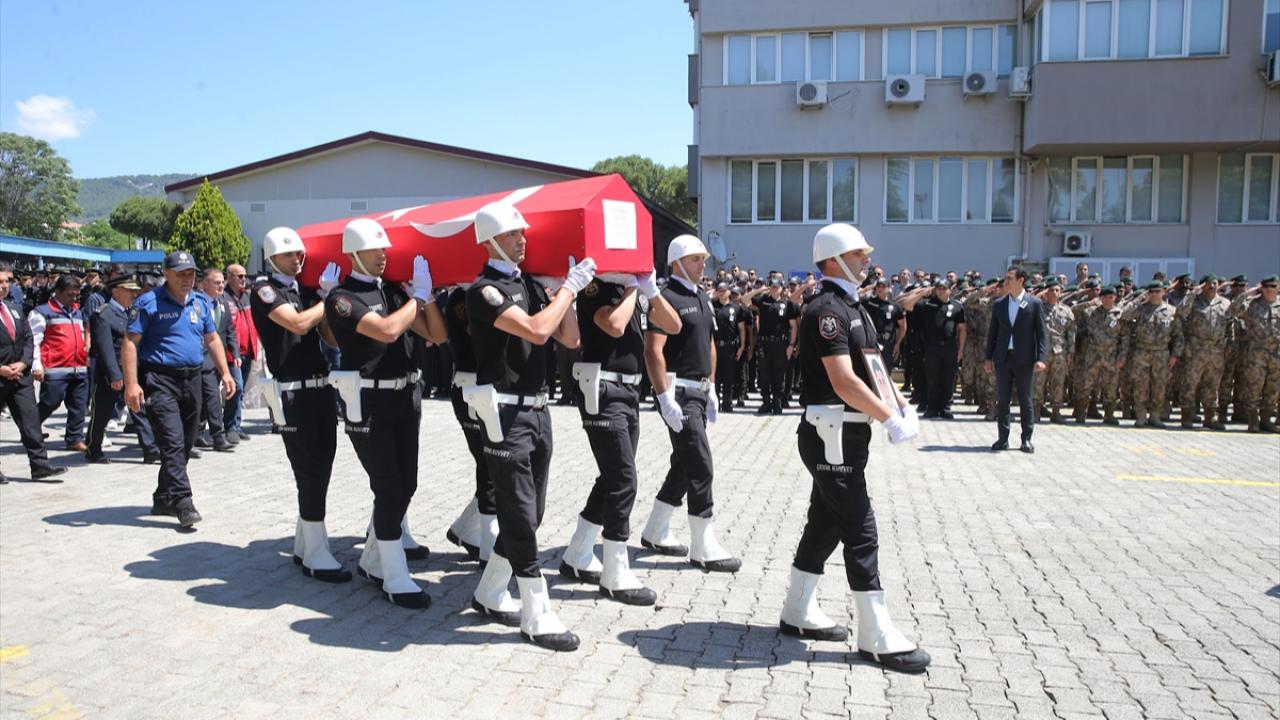 KADES İhbarına Giden Polis Memuru Şehit Oldu: Tayfun Baş Son Yolculuğuna Uğurlandı