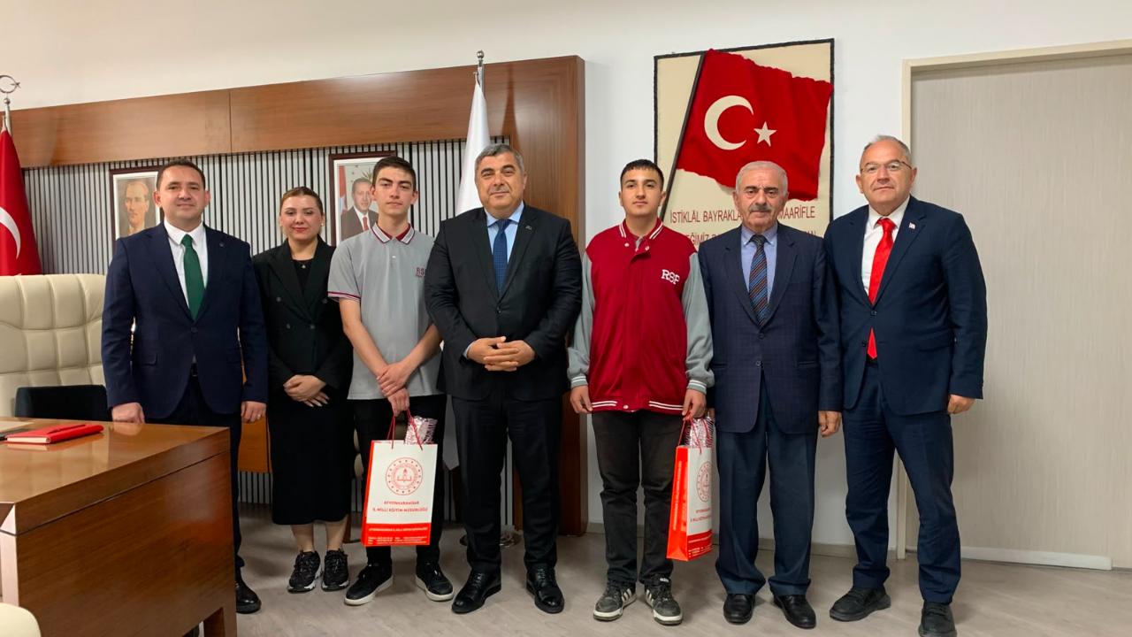 "Meslek Liselerinde Sadece Meslek Öğretilmiyor" Dedirten Başarı: RSP Entelektüel Oyunlar'da İl Birincisi!