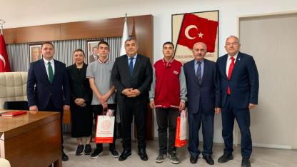 "Meslek Liselerinde Sadece Meslek Öğretilmiyor" Dedirten Başarı: RSP Entelektüel Oyunlar'da İl Birincisi!