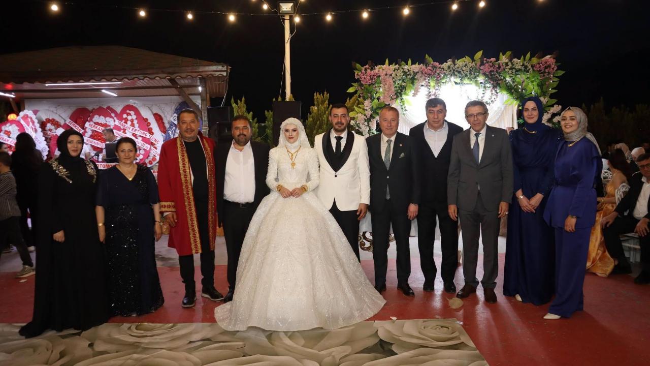 Milletvekili Olgun, Dinar’daki Düğün Töreninde Genç Çiftin Mutluluğuna Ortak Oldu