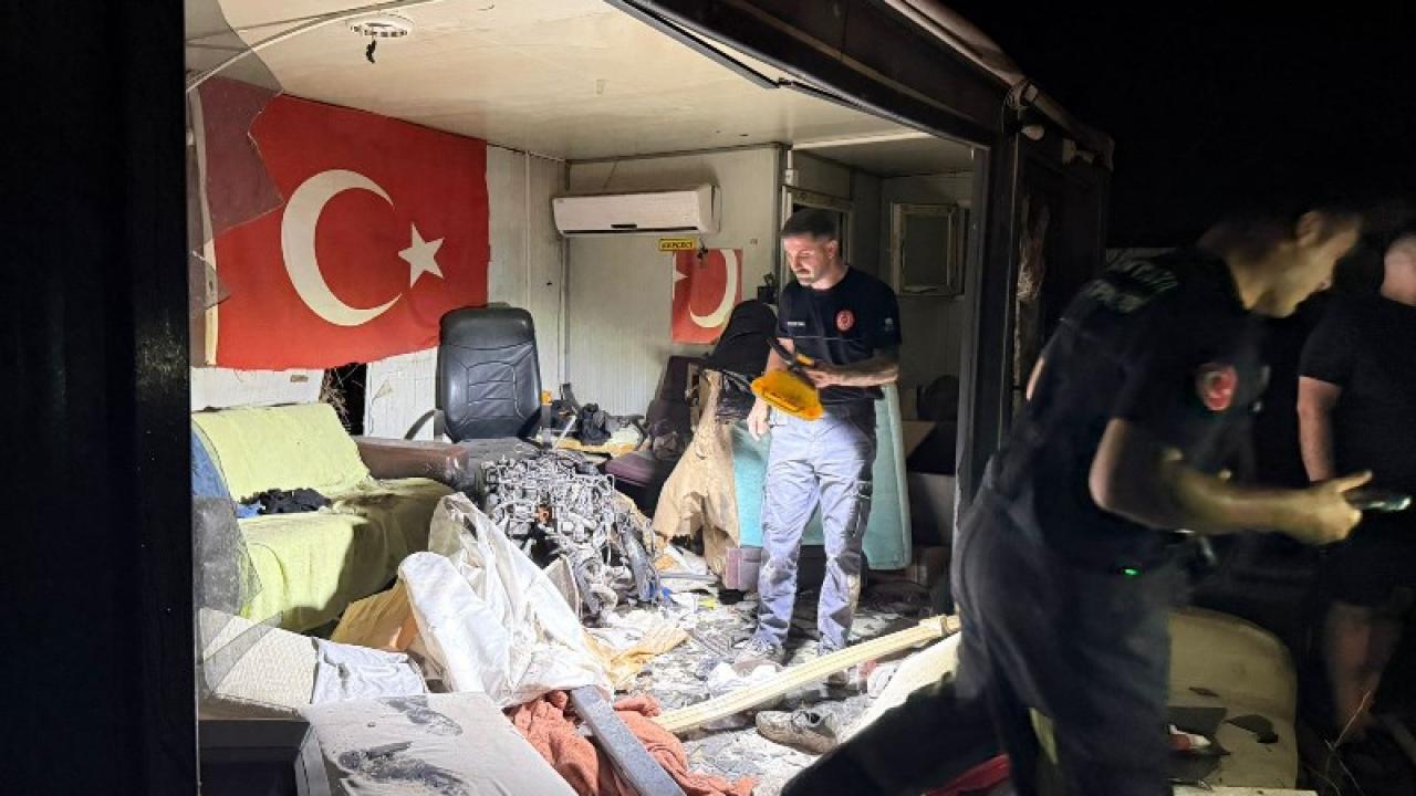 Otomobilin Motoru Fırlayıp Barakaya Uçtu, 1 Ağır Yaralı Var!