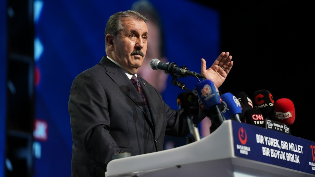 Büyük Birlik Partisi’nde Güven Tazeledi: Mustafa Destici Yen