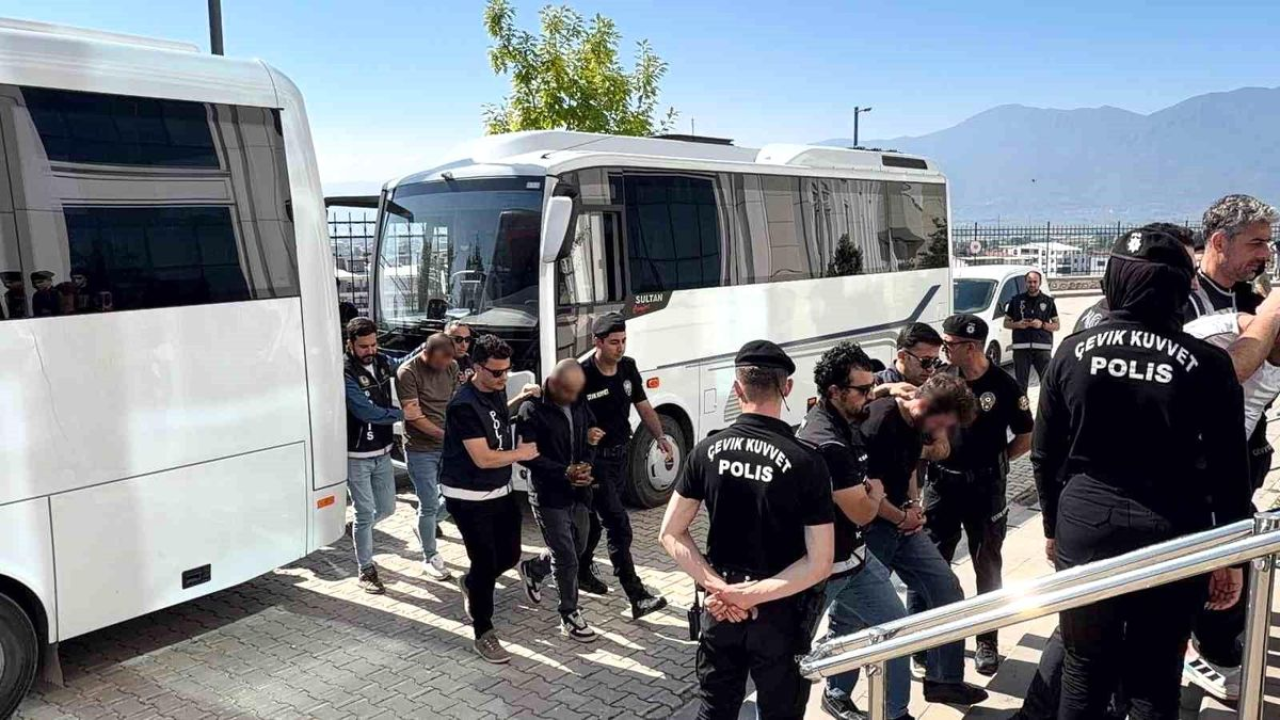 Bursa Orhangazi’de Hava Destekli Uyuşturucu Operasyonu: 52 G