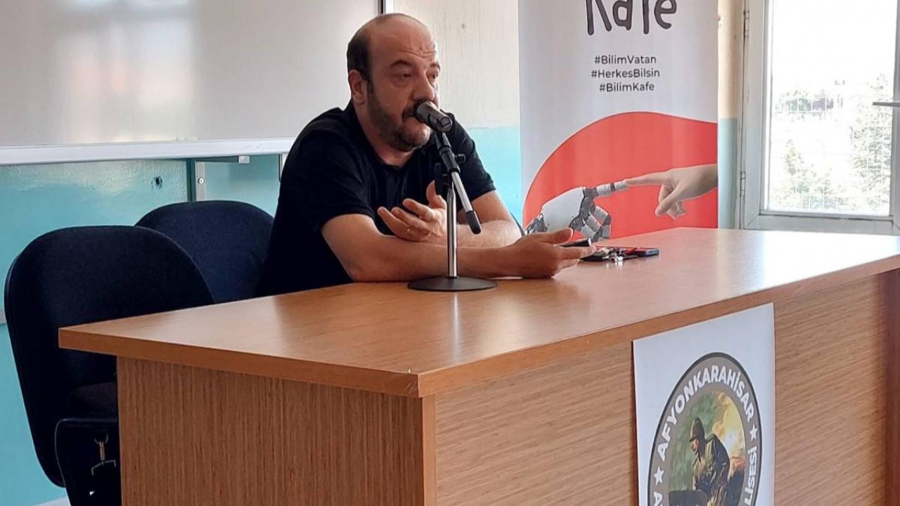 Robotlar İşimizi Alacak mı? AFSÜ’den Gençlere Geleceğin Meslekleri Rehberi Verildi