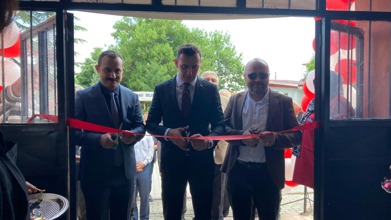 Sultandağı Halk Eğitim Merkezi Yıl Sonu Sergisi Ziyaretçilerin Beğenisine Sunuldu