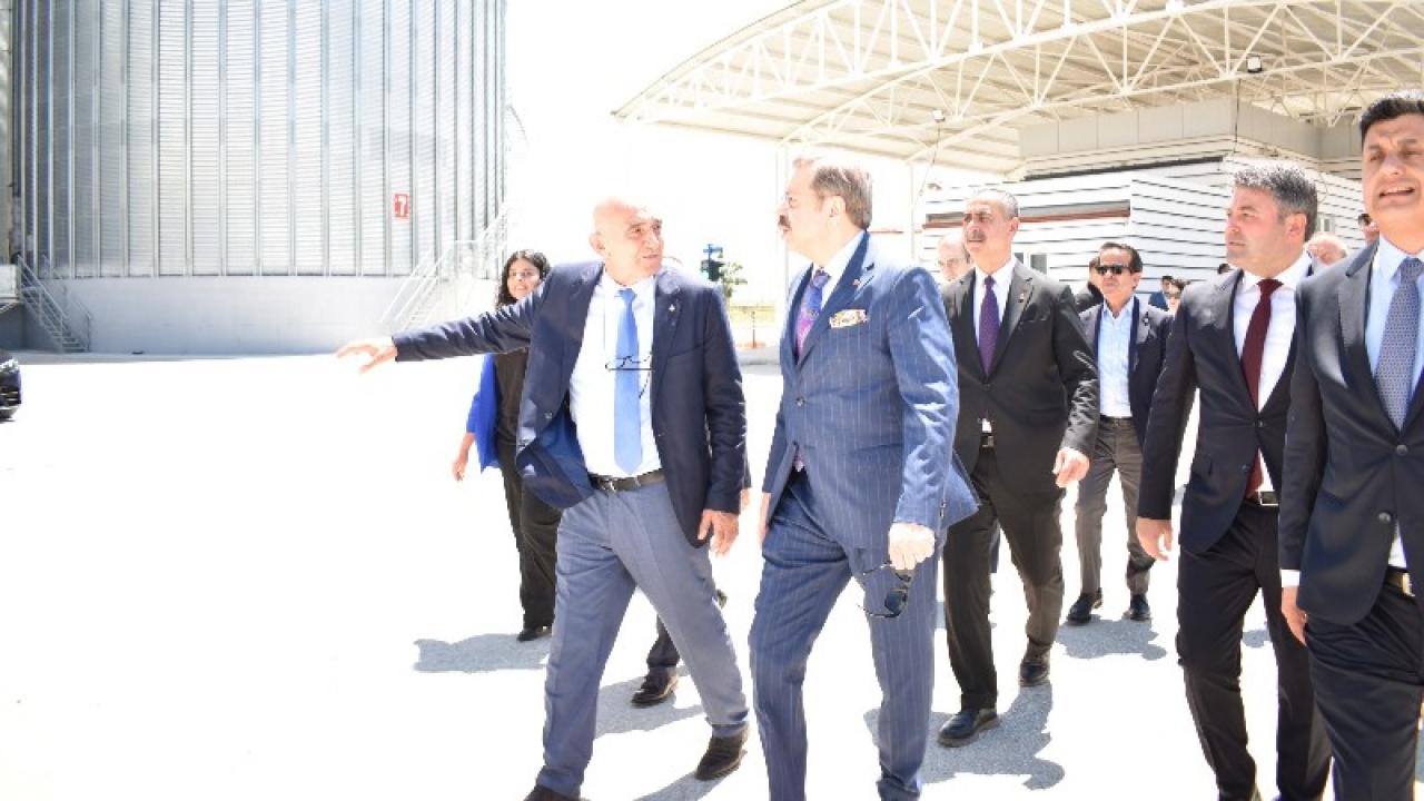 TOBB Başkanı M. Rifat Hisarcıklıoğlu’ndan Afyonkarahisar Ticaret Borsası’na Ziyaret