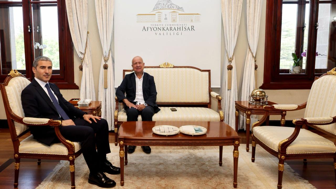 Uşak Tekstil OSB Başkanı Halil Ağaoğlu’ndan, Vali Aktaş’a Ziyaret