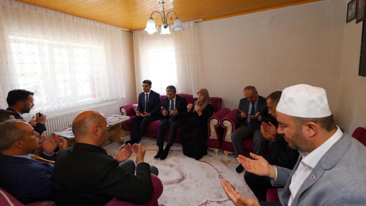 Vali Aktaş’tan Şehit Onur Çapan’ın Annesine Anlamlı Ziyaret
