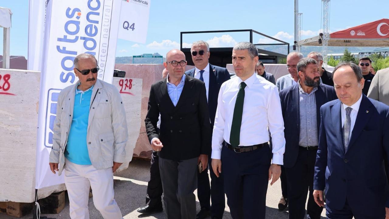Vali Dr. Naci Aktaş, 2. Uluslararası Blok Mermer Fuarı Alanında İncelemelerde Bulundu