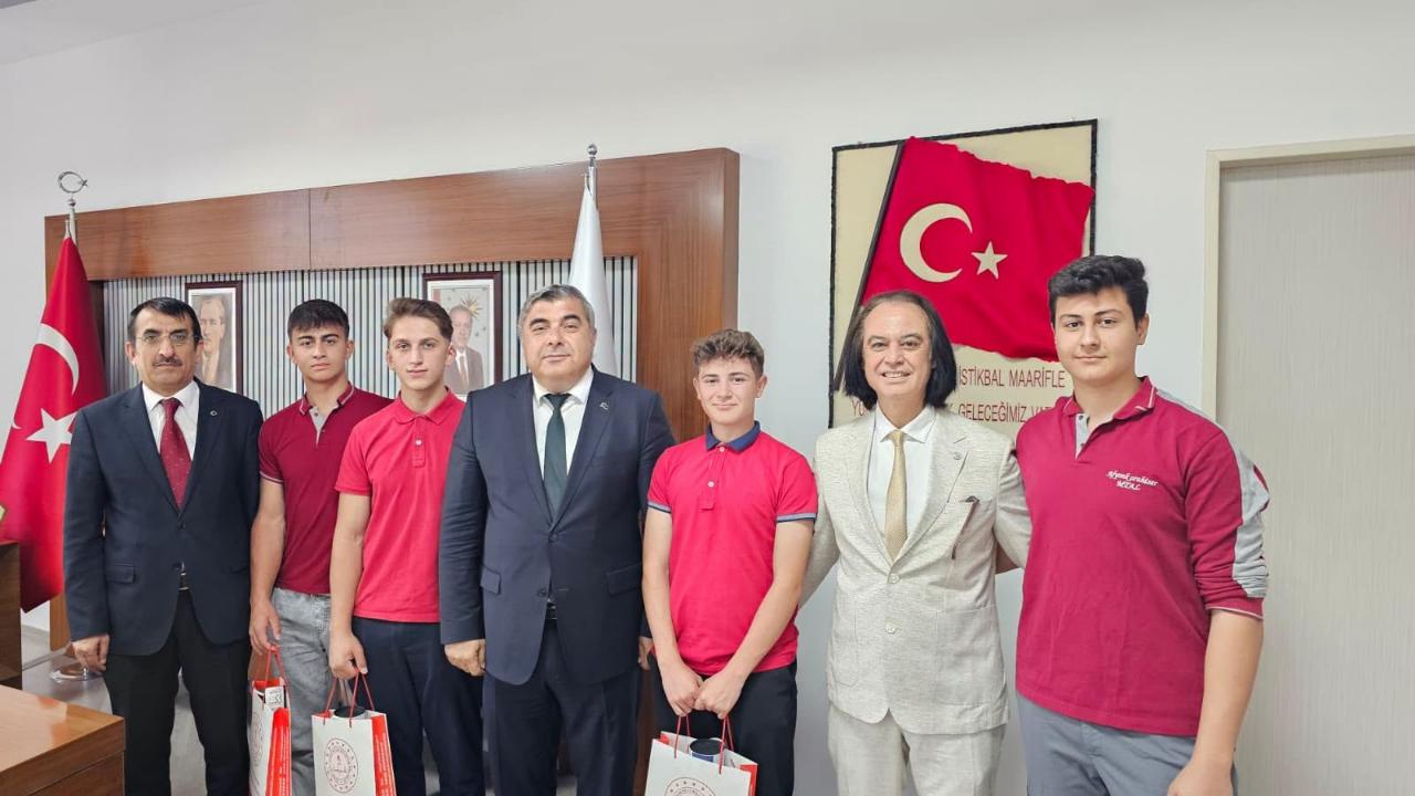 Viyana’daki Erasmuspro Stajını Tamamlayan Öğrenciler, Müdür Sünnetci İle Bir Araya Geldi