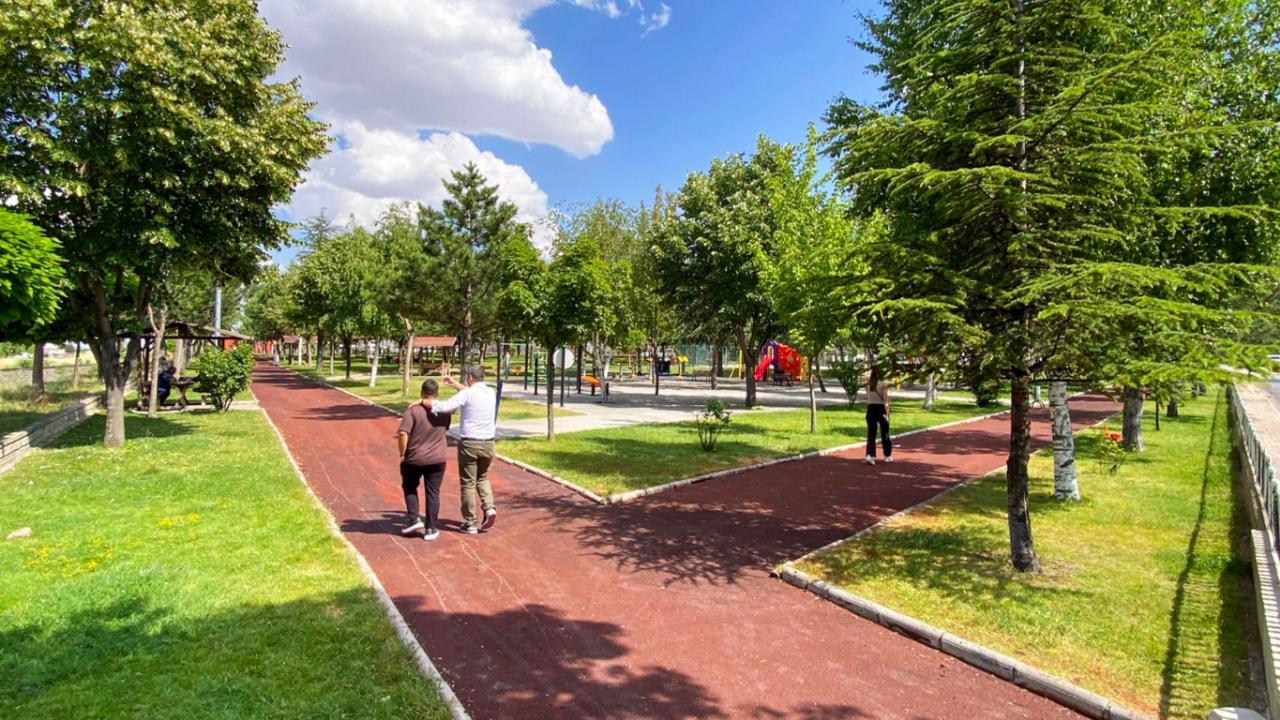 Afyonkarahisar Belediyesi Parkları Yeniliyor: Modern ve Daha Yaşanabilir Alanlar Oluşturuluyor