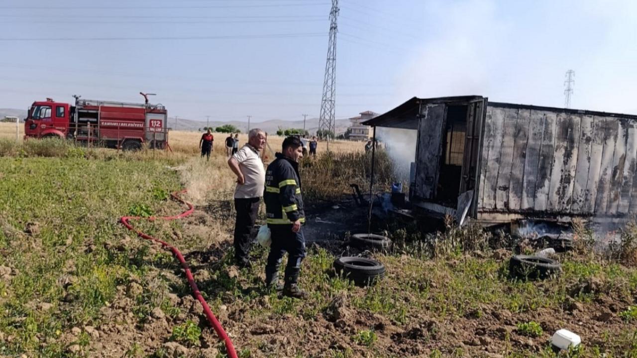 Afyonkarahisar Sandıklı’da Bağ Evi Yangını Yapı Kullanılamaz Hale Geldi