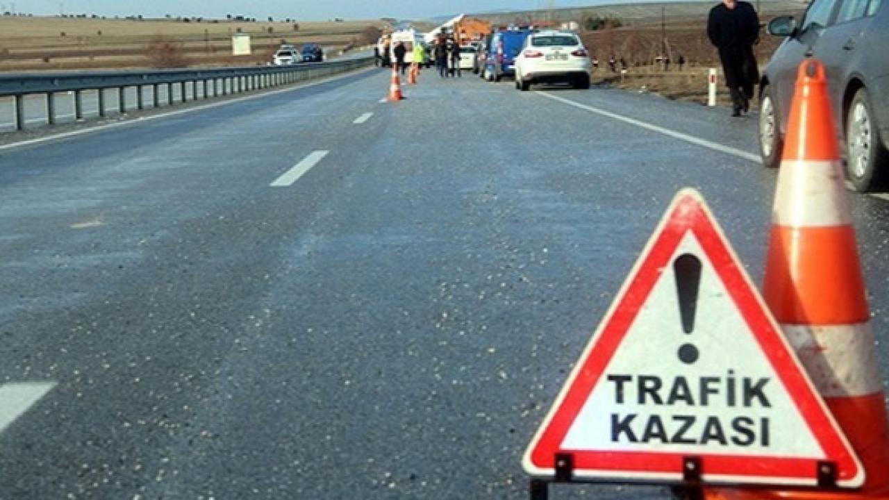 Afyonkarahisar'da Kontrolden Çıkan Otomobil Şarampole Uçtu