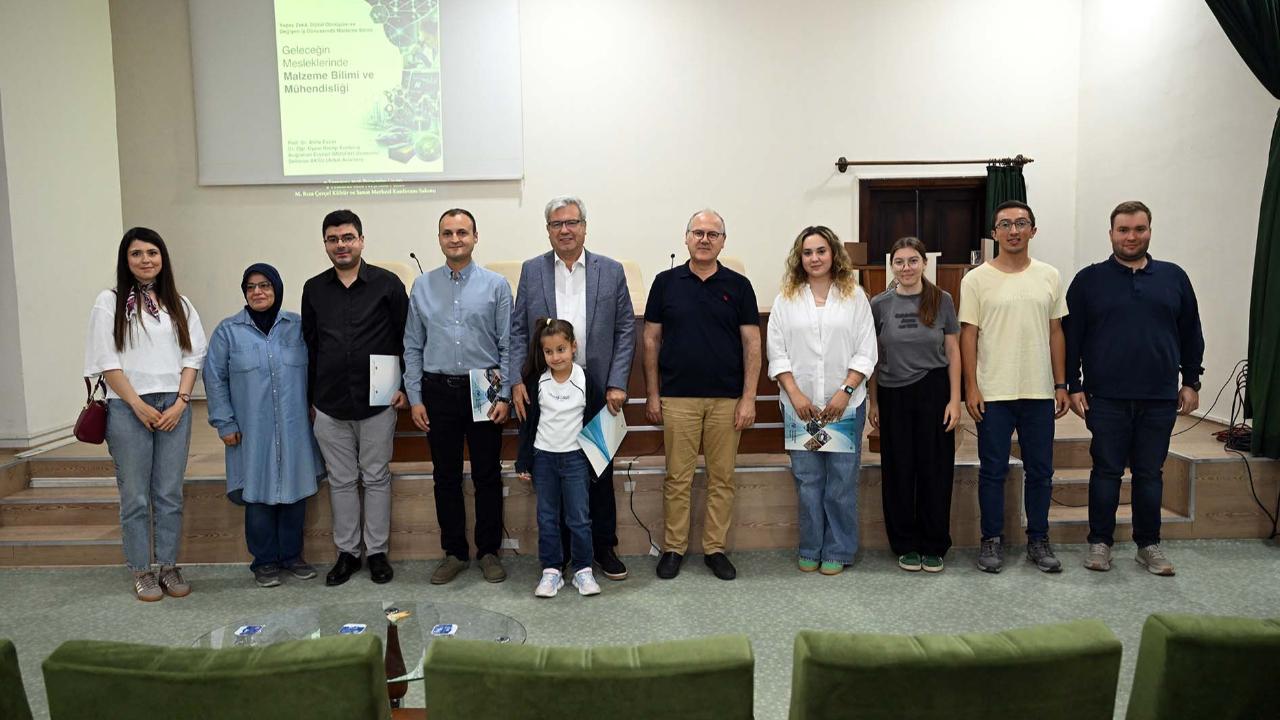 AKÜ’de Geleceğin Meslekleri Masaya Yatırıldı: Malzeme Bilimi Ve Mühendisliği Parlıyor