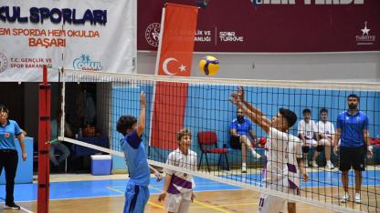Anadolu Yıldızlar Ligi Voleybol 1. Etap 2. Grup Müsabakaları Afyonkarahisar’da Başladı