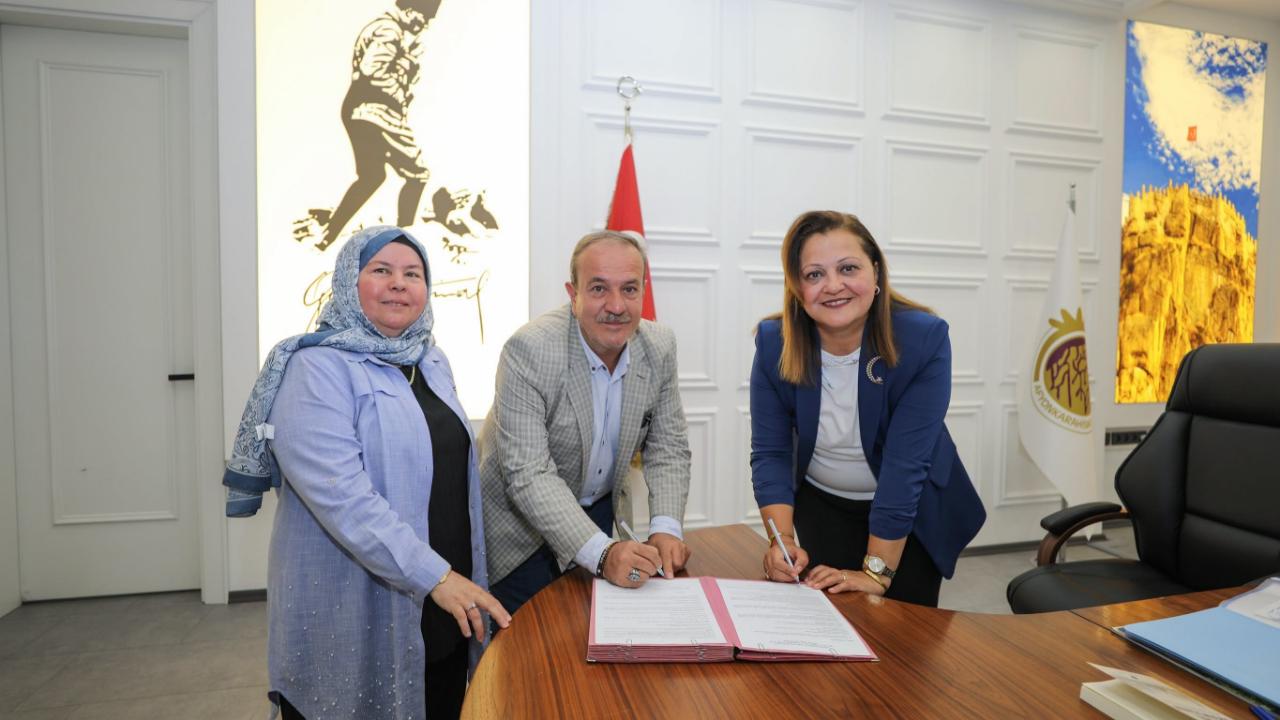 Başkan Köksal’dan Sahipata Mahallesi’ne Yeni Sosyal Tesis İçin İş Birliği Adımı