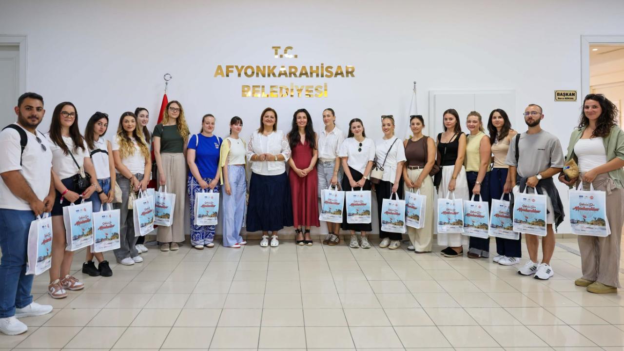 Başkan Köksal'dan Uluslararası Buluşma! Hırvat Öğrencileri Afyonkarahisar'da Ağırladı