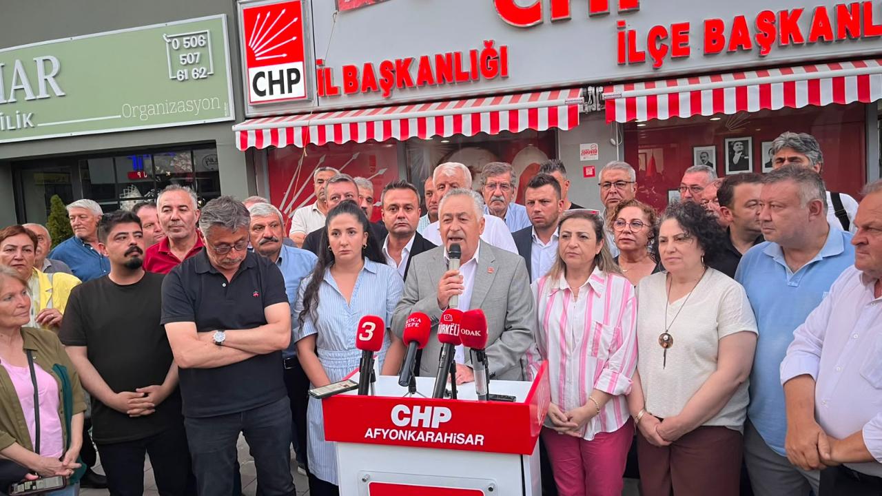 "Bu Karar Yok Hükmündedir, Partimizi Teslim Etmeyeceğiz"