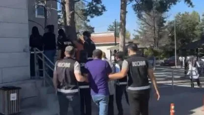 "Devlet Memuru Yapacağız" Diyerek Vatandaşları Dolandıran Çeteye Operasyon: 4 Tutuklama!