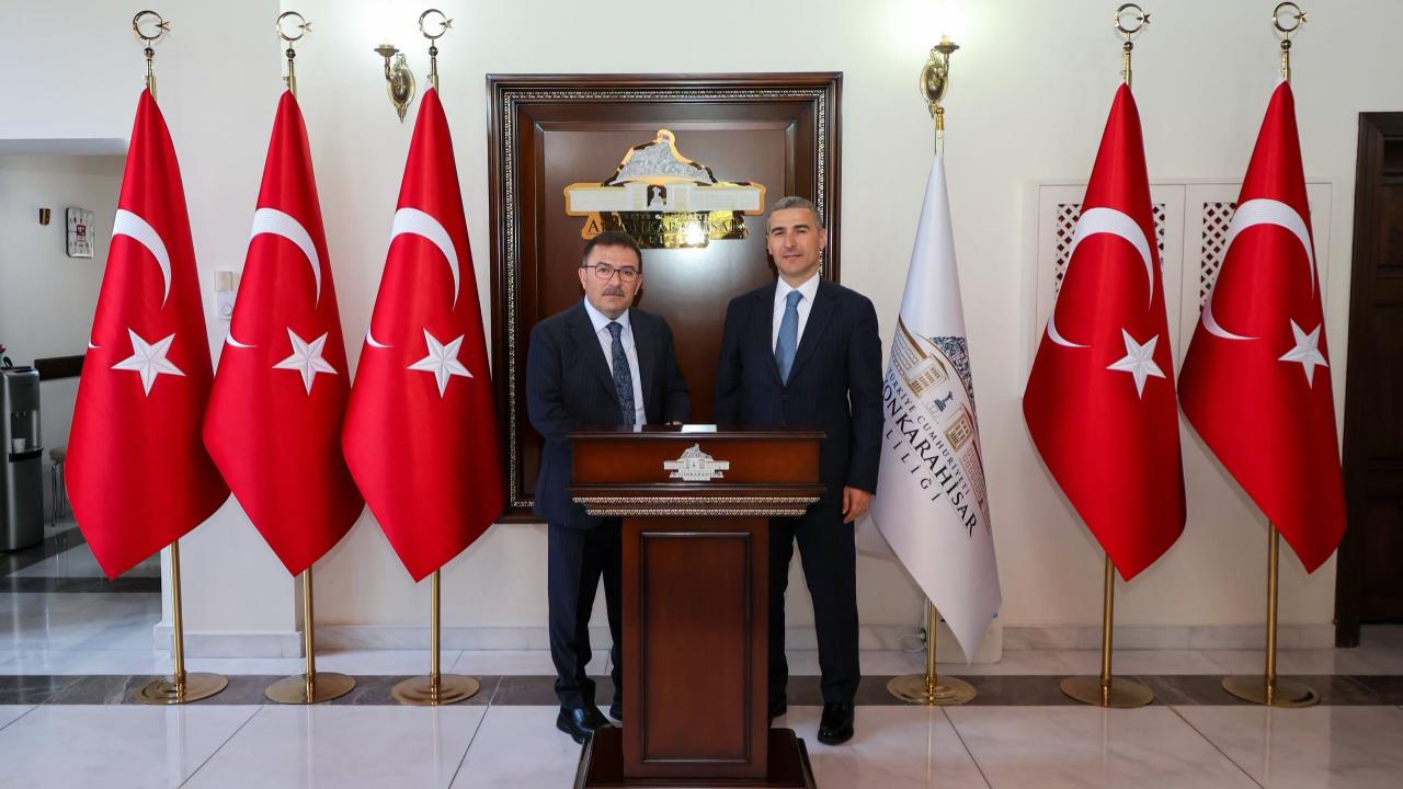 Eski İçişleri Bakanı Selami Altınok’tan Vali Aktaş’a Nezaket Ziyareti