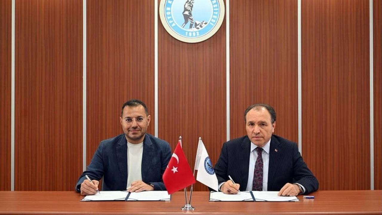 MÜSİAD'dan Stratejik Hamle! AKÜ ile MUSFAR Otomotiv Arasında Ar-Ge ve Savunma Sanayi İş Birliği