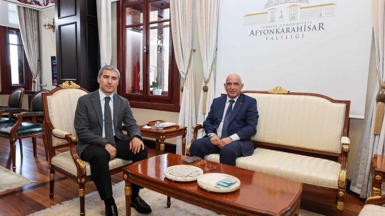 Prof. Dr. Mustafa Ilıcalı'dan Afyonkarahisar Valisi Aktaş'a Nezaket Ziyareti